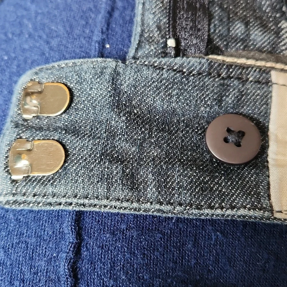Dockers, Women's, Sz14 med favorite fit, 1 pocket in Front, 2 in Back - Picture 11 of 11